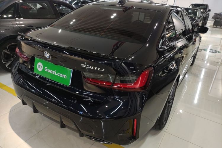 BMW 3 Series 2025 صورة سيارة #5