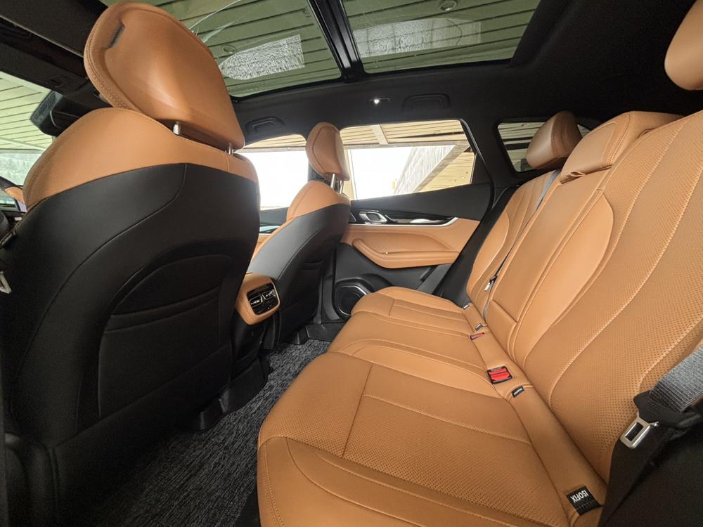 GEELY Boyue L 2025 car image #11