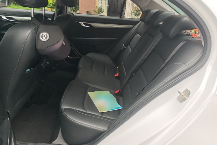 GEELY Emgrand 2019 #17 GEELY Emgrand 2019 car image #17