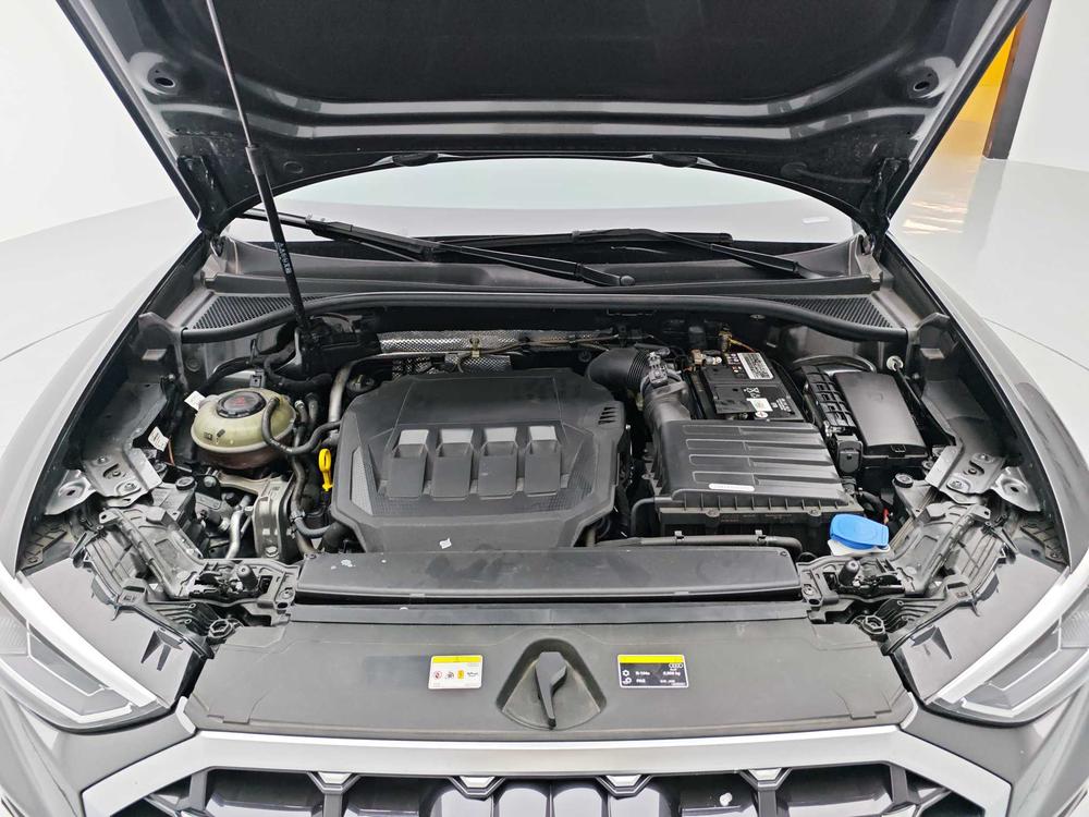 Audi Q3 2022 car image #10