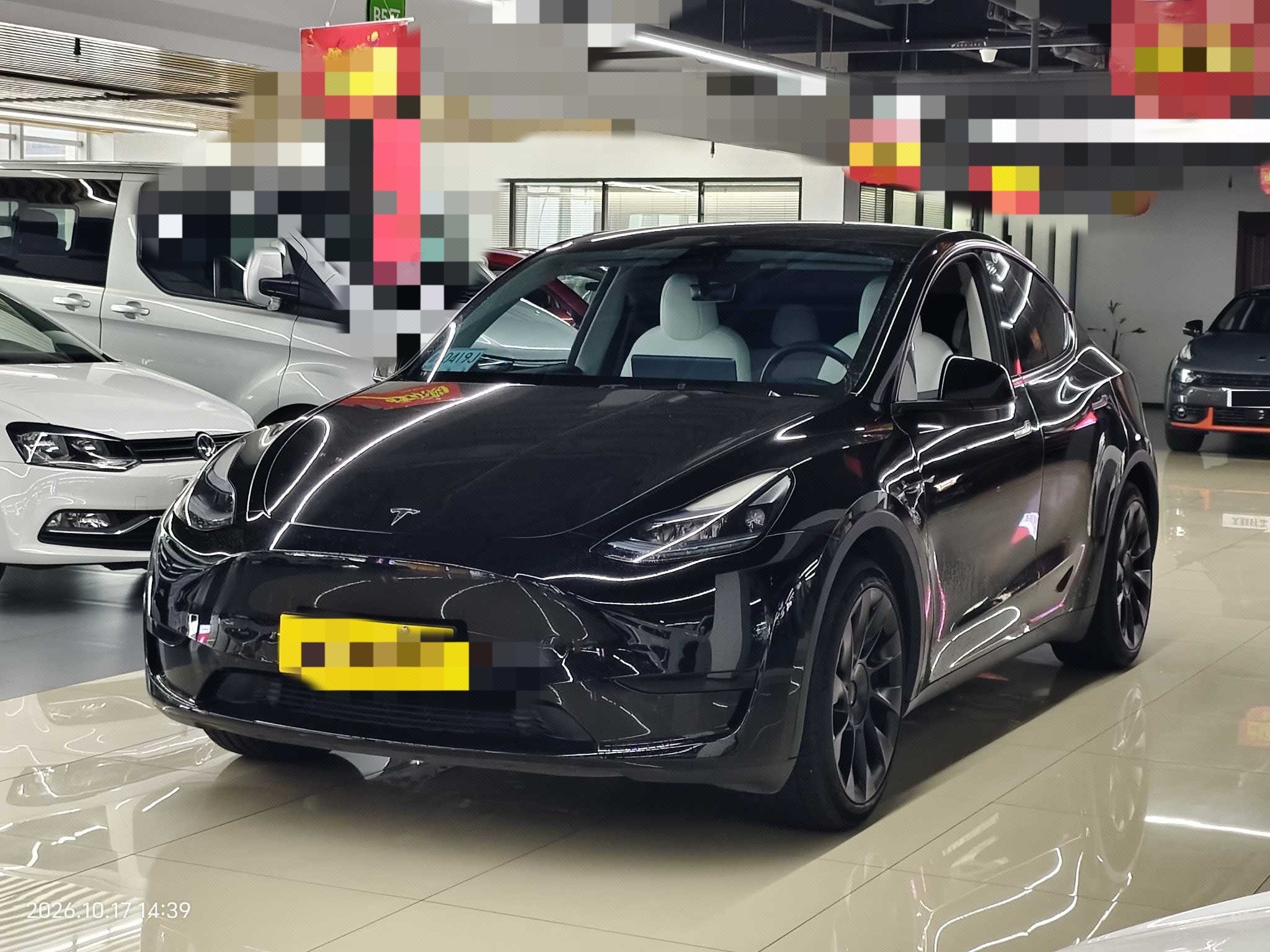 Tesla Model Y 2023 immagine di auto 