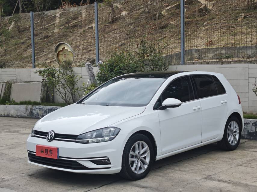 Volkswagen Golf 2018 car image 