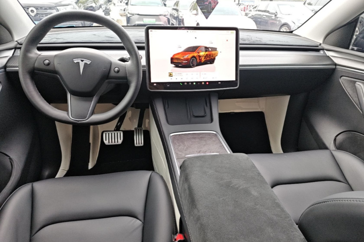 Tesla Model Y 2023 #10 Tesla Model Y 2023 immagine di auto #10