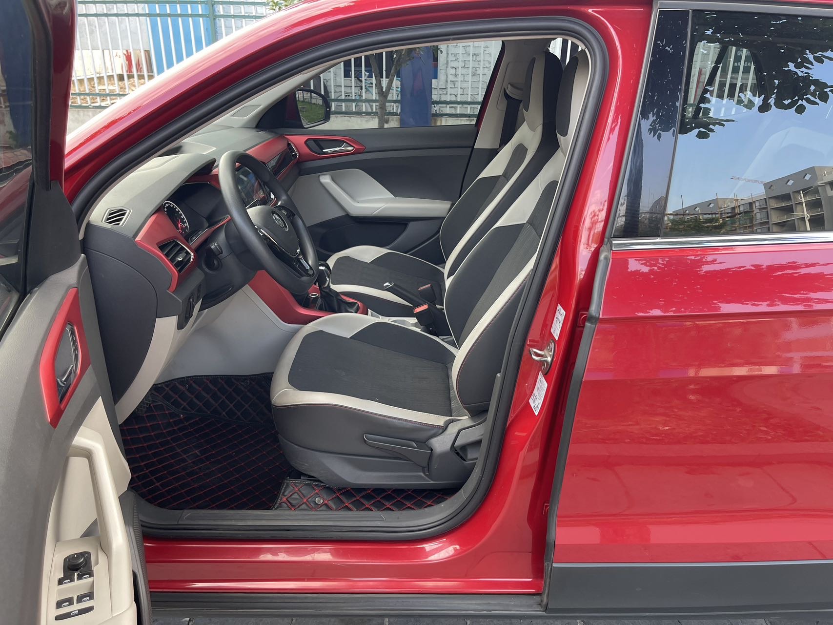 Volkswagen T-Cross 2019 #6 Volkswagen T-Cross 2019 car image #6