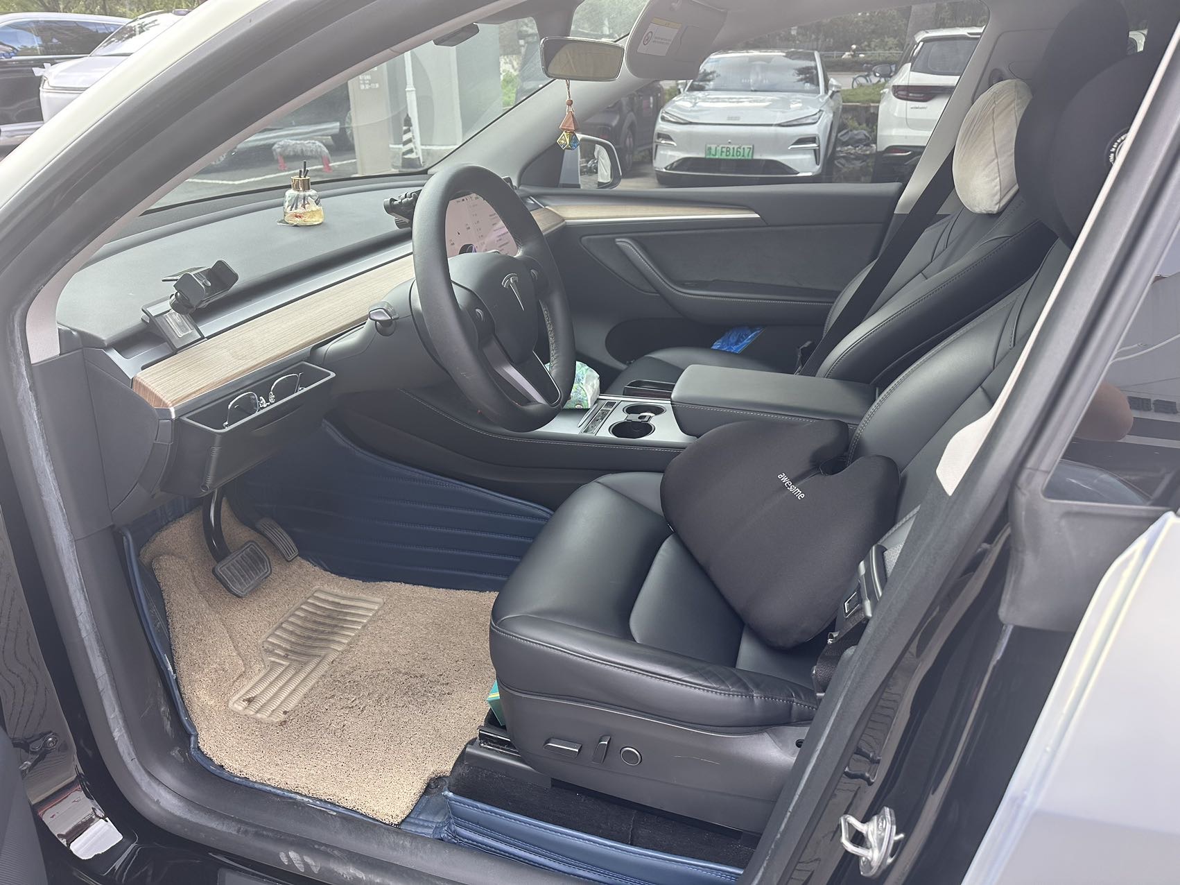 Tesla Model Y 2021 #6 Tesla Model Y 2021 car image #6
