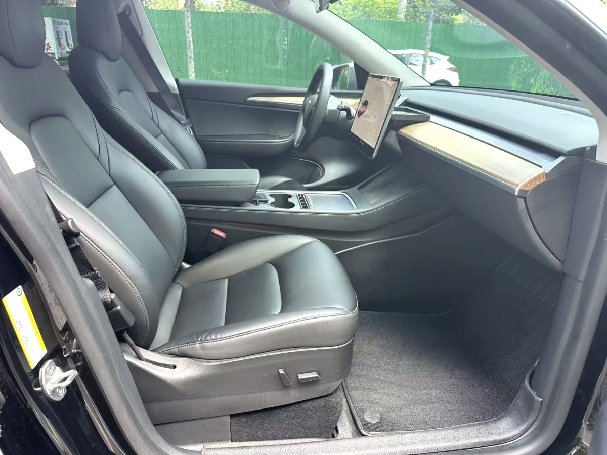 Tesla Model Y 2022 #3 Tesla Model Y 2022 car image #3