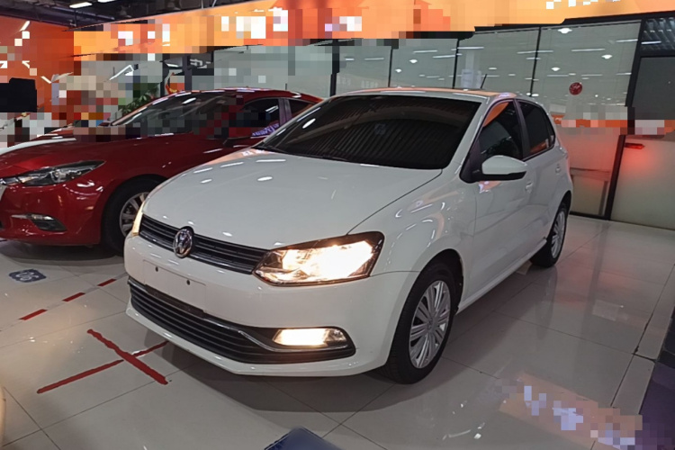 Volkswagen Polo 2016 car image #2
