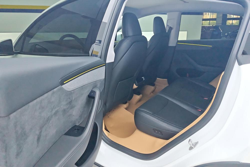 Tesla Model Y 2025 car image #16