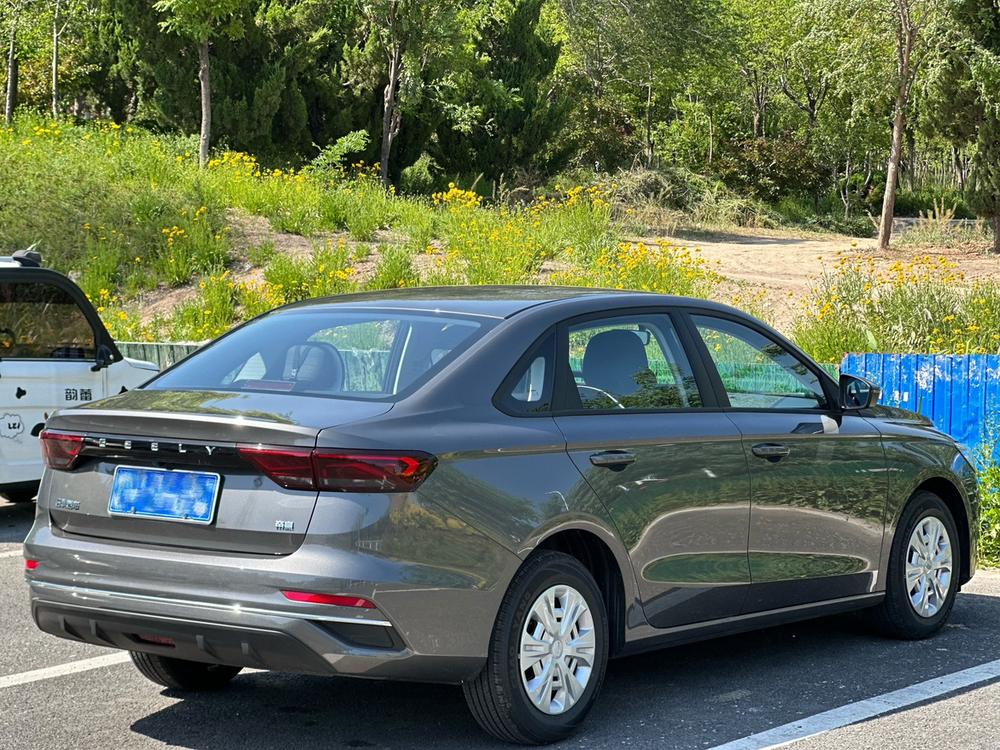 GEELY Emgrand 2026 car image #6