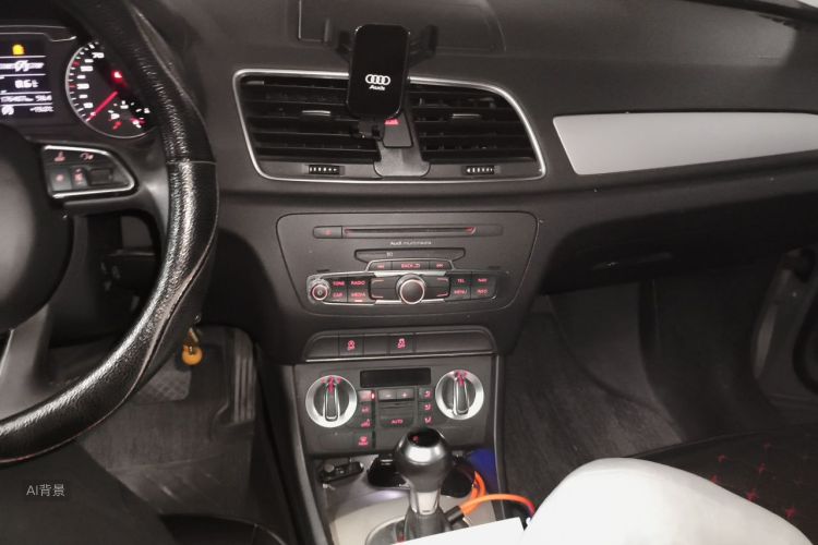 Audi Q3 2014 car image #15