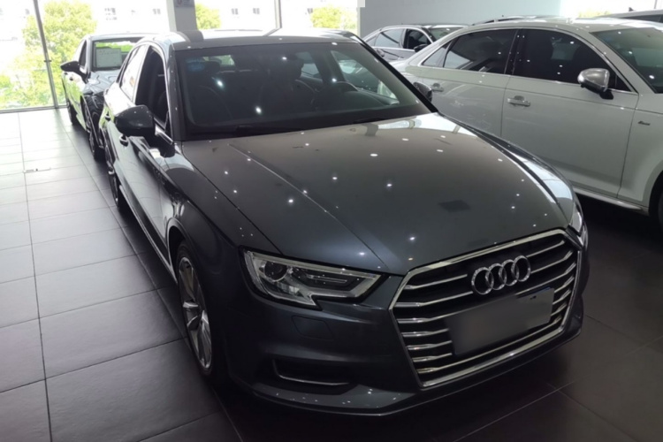 Audi A3 2019 car image #4
