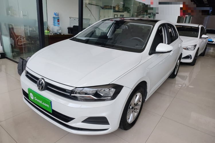 Volkswagen Polo 2023 car image #2