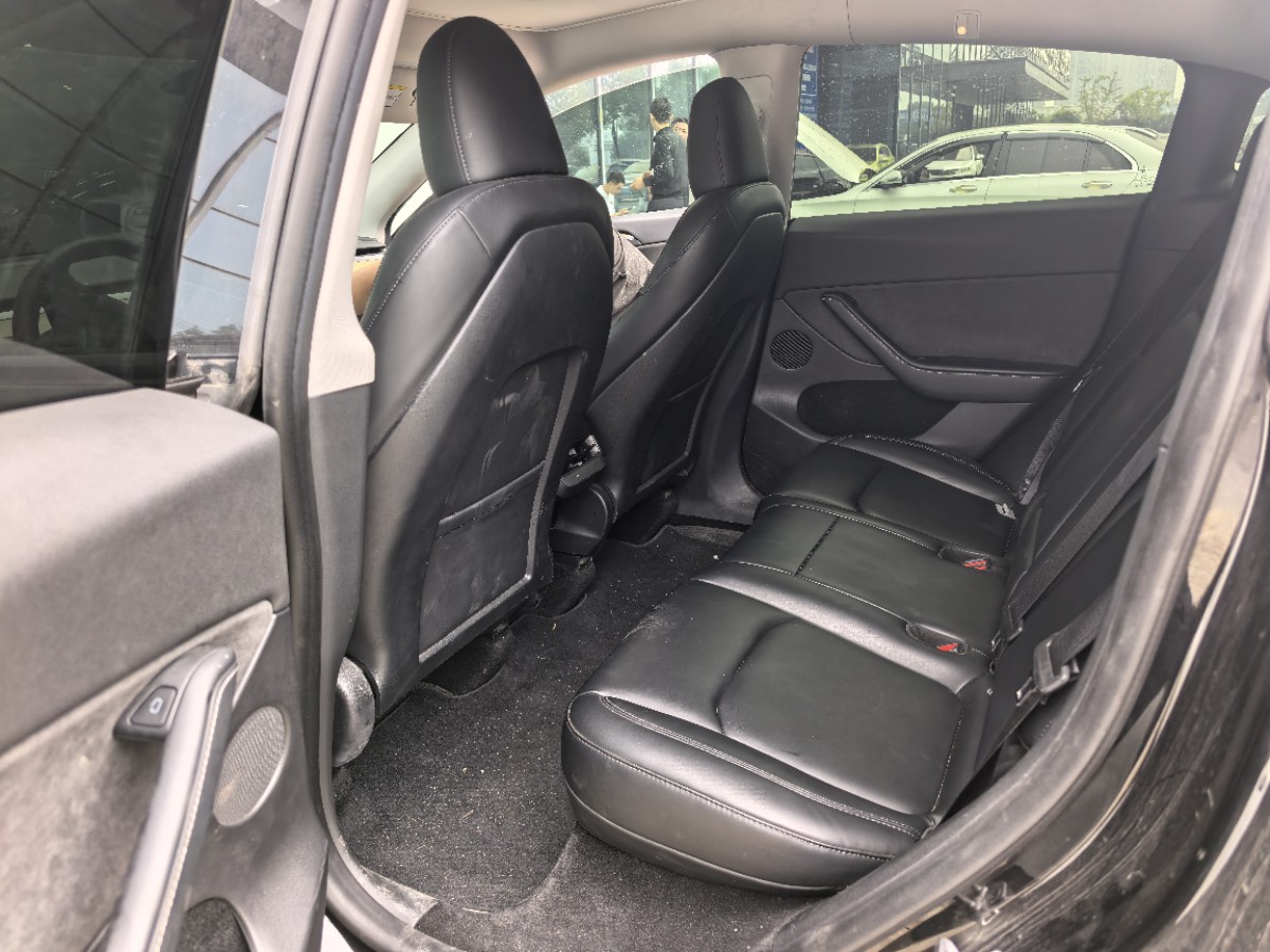 Tesla Model Y 2023 #4 Tesla Model Y 2023 car image #4