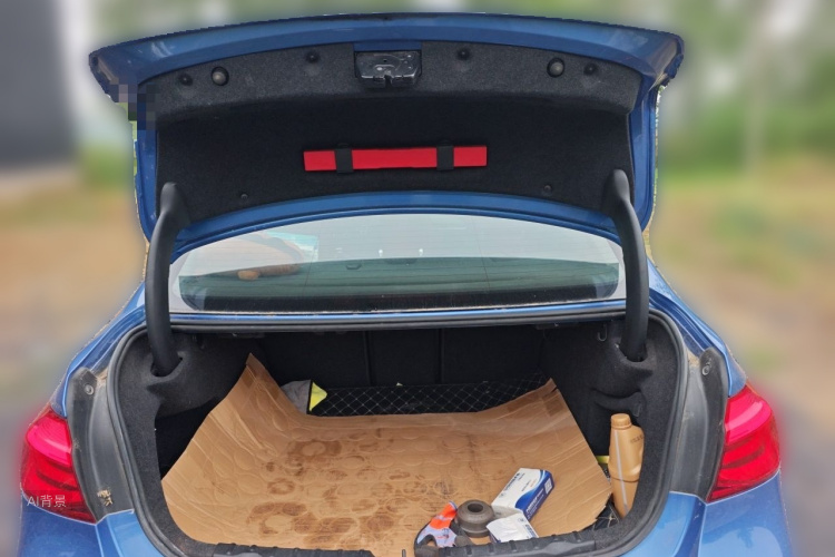 BMW 3 Series 2019 car image #21
