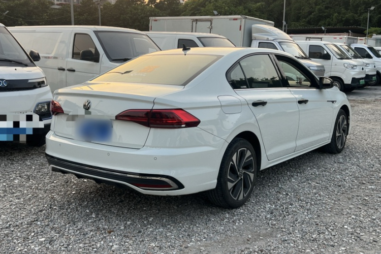 Volkswagen Bora 2023 car image #11