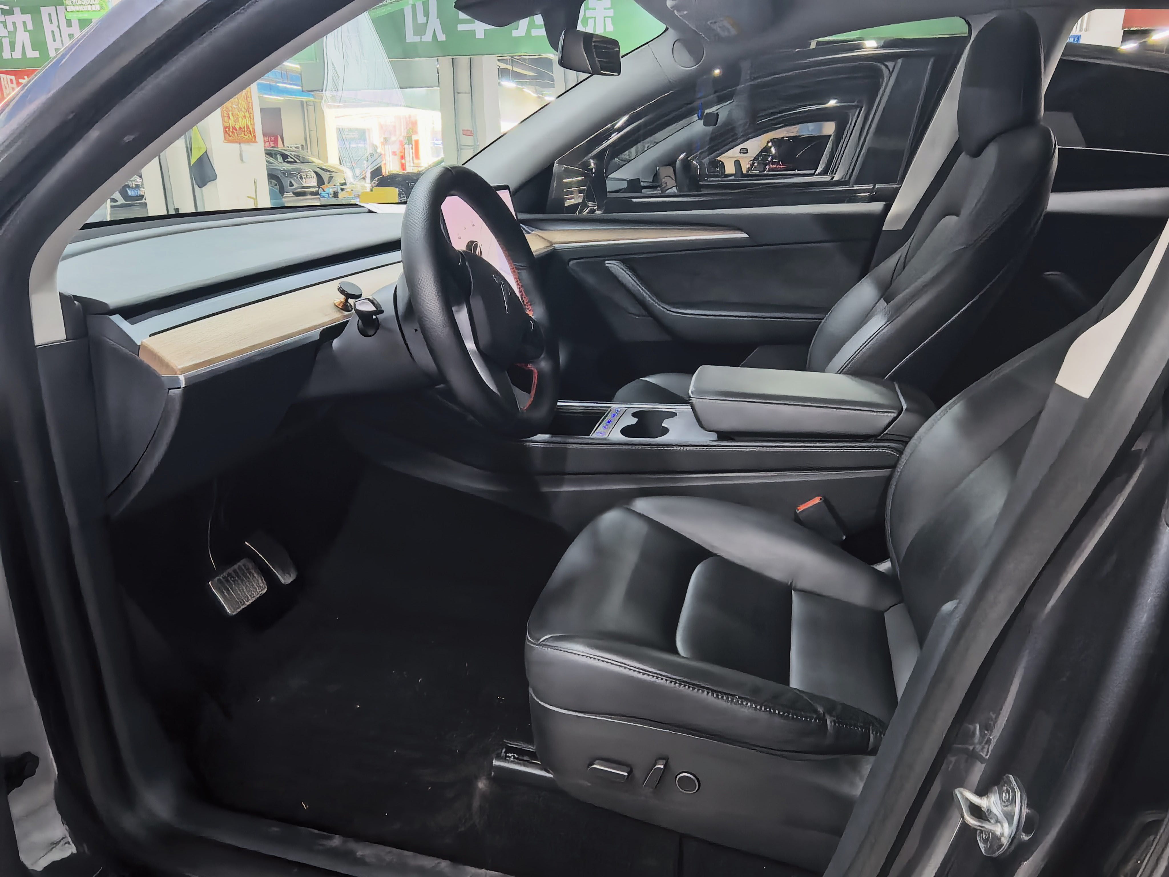 Tesla Model Y 2021 #4 Tesla Model Y 2021 car image #4