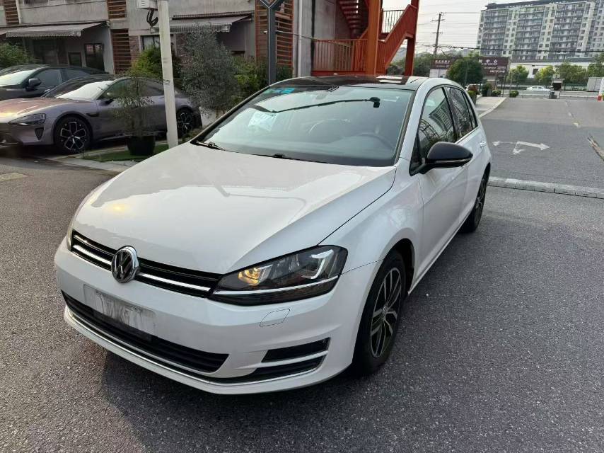 Volkswagen Golf 2017 car image 
