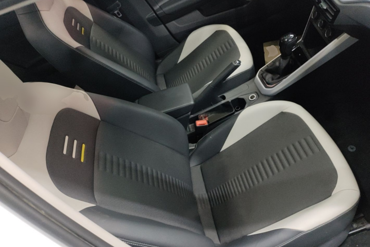 Volkswagen Polo 2021 car image #24