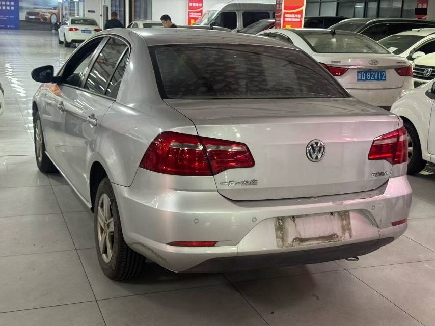 Volkswagen Bora 2013 car image #7