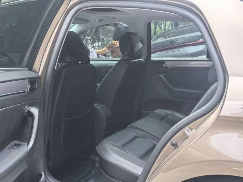 Volkswagen Bora 2014 car image #4