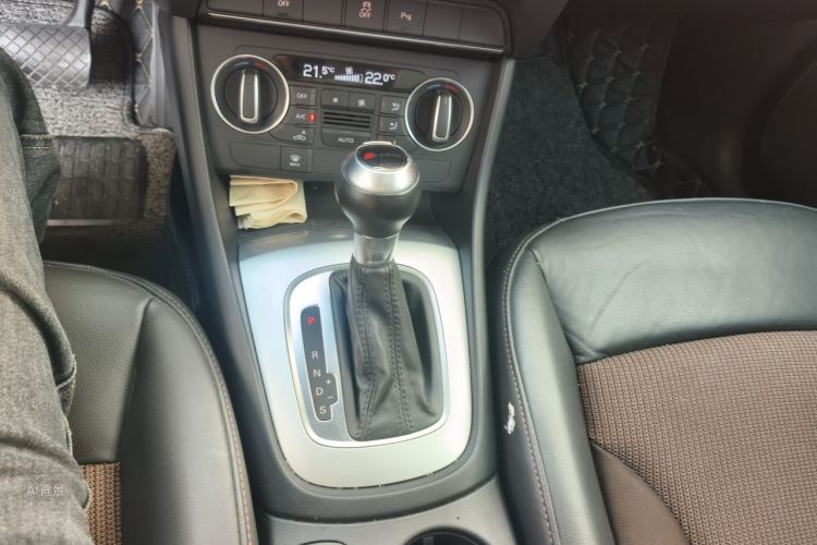 Audi Q3 2017 immagine di auto #16