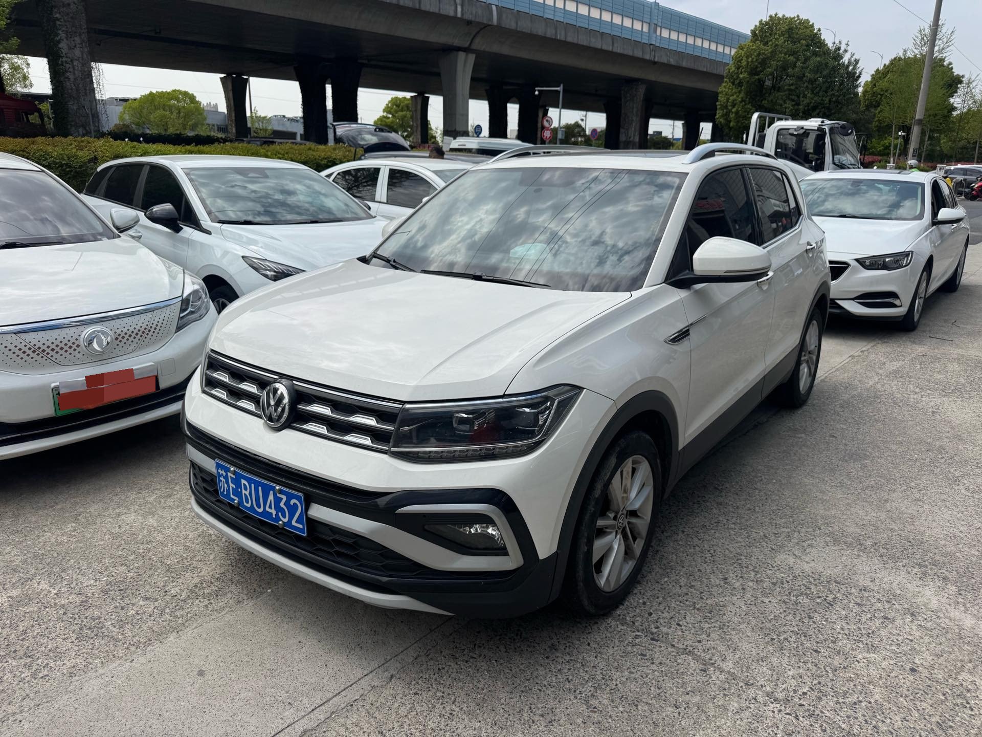 Volkswagen T-Cross 2020 Volkswagen T-Cross 2020 car image