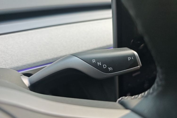 Tesla Model Y 2023 #14 Tesla Model Y 2023 car image #14
