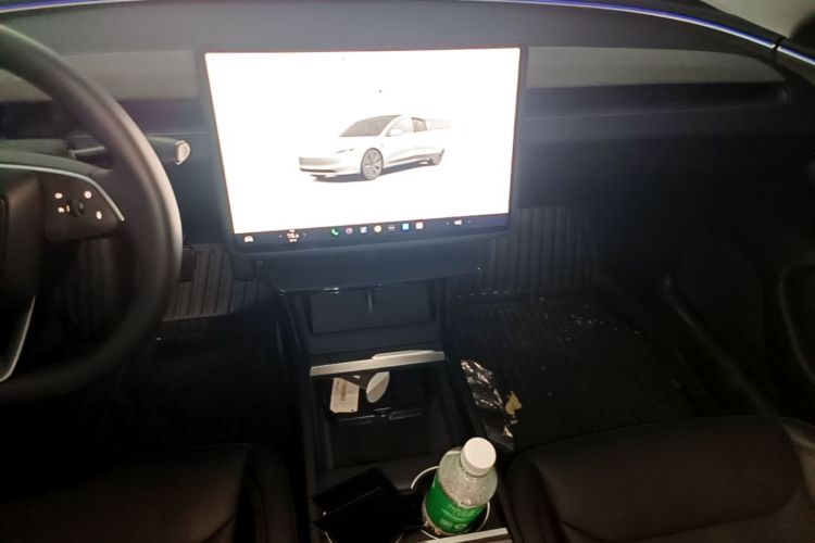 Tesla Model 3 2024 #17 Tesla Model 3 2024 car image #17
