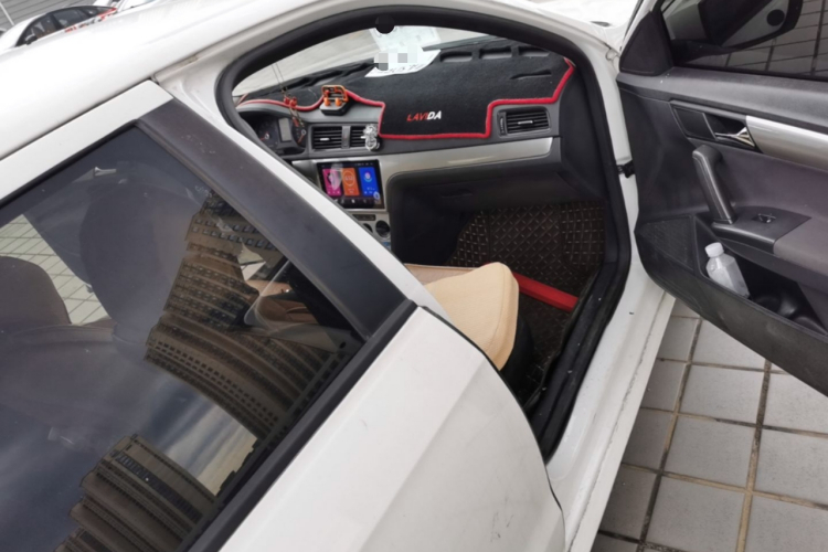 Volkswagen Lavida 2017 car image #27