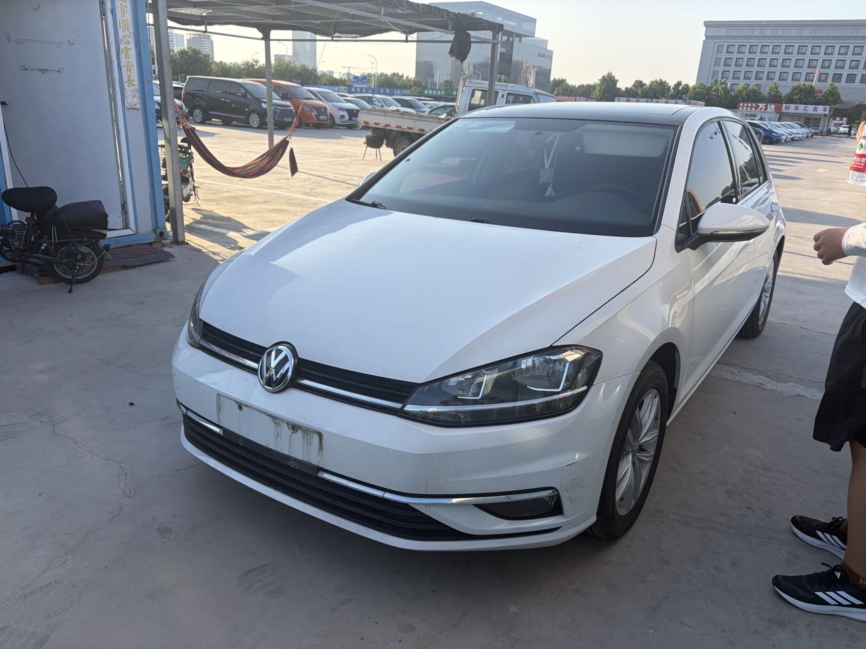 Volkswagen Golf 2018 car image 