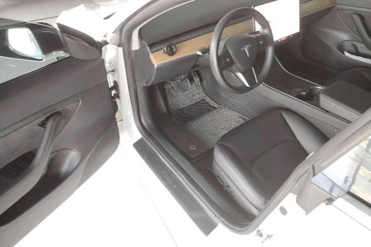 Tesla Model 3 2020 #16 Tesla Model 3 2020 car image #16