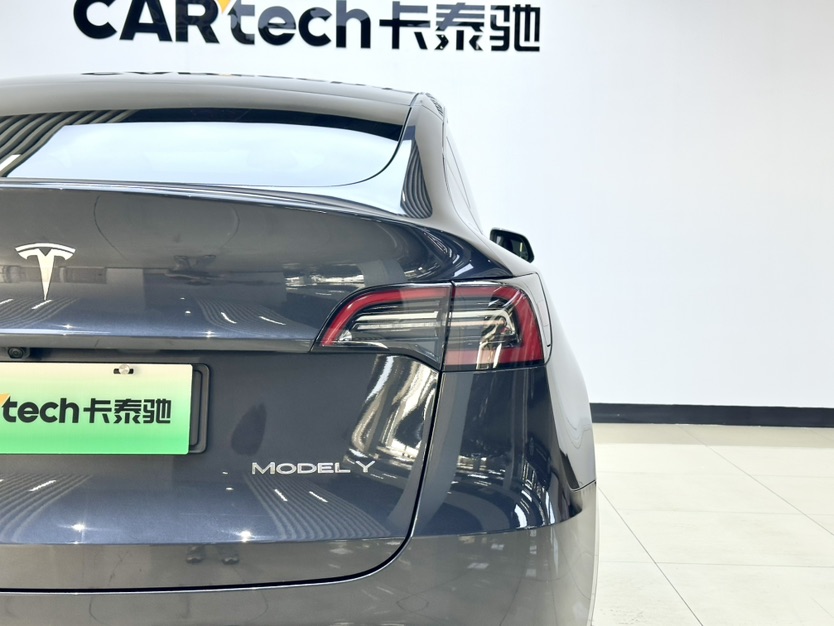 Tesla Model Y 2024 #7 Tesla Model Y 2024 car image #7