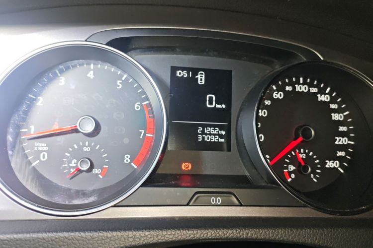 Volkswagen Golf 2015 car image #12
