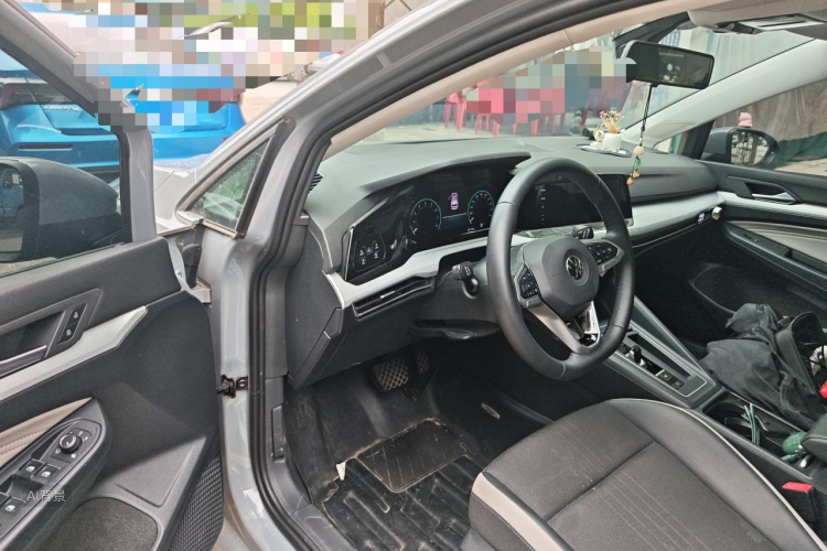 Volkswagen Golf 2022 car image #18