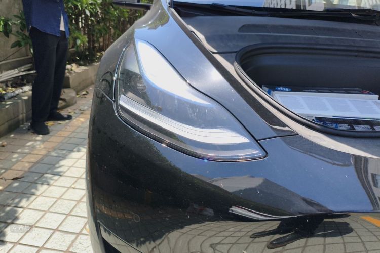Tesla Model Y 2023 car image #8