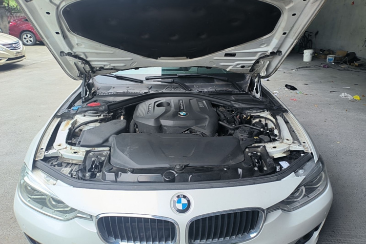 BMW 3 Series 2017 car image #20