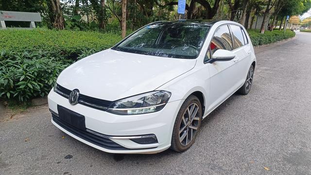 Volkswagen Golf 2018 car image #16