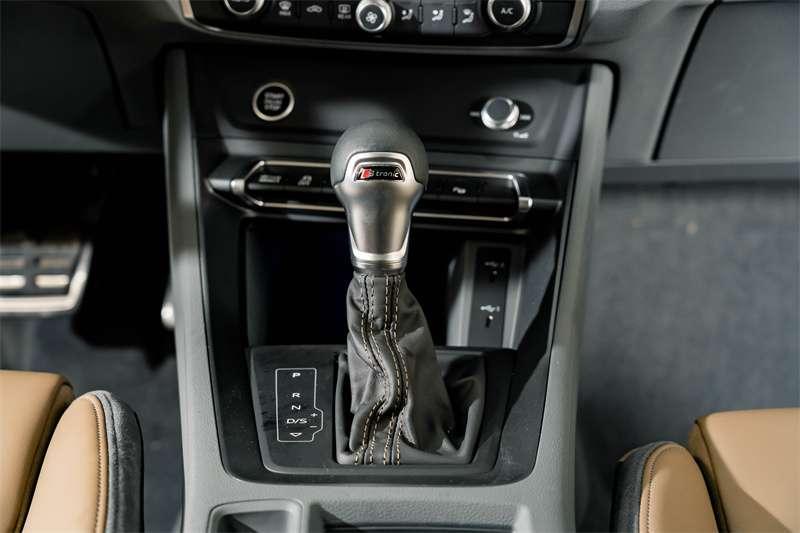 Audi Q3 2023 car image #20