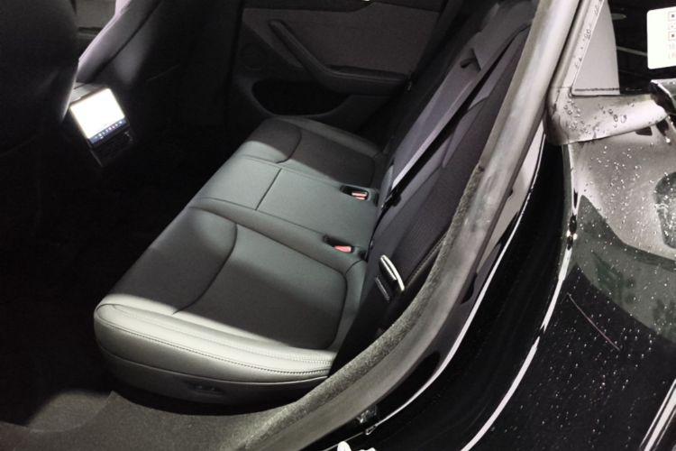 Tesla Model Y 2025 #17 Tesla Model Y 2025 car image #17