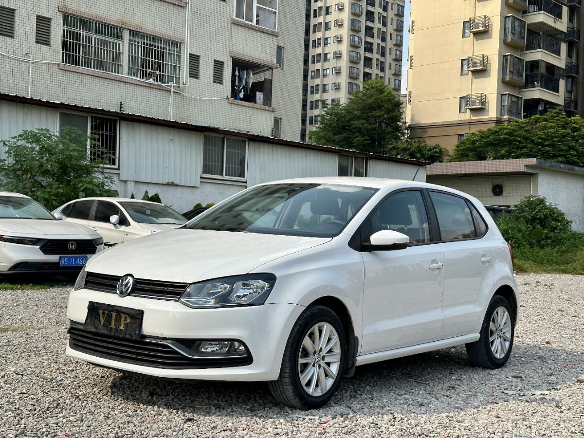 Volkswagen Polo 2015 car image 