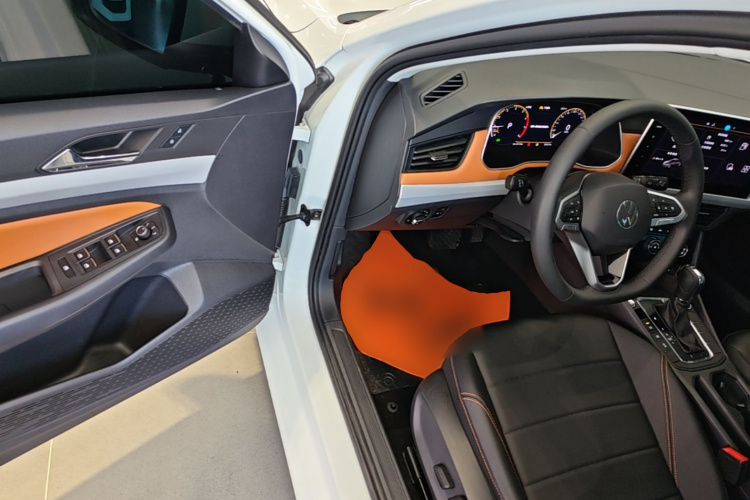 Volkswagen Bora 2025 car image #16