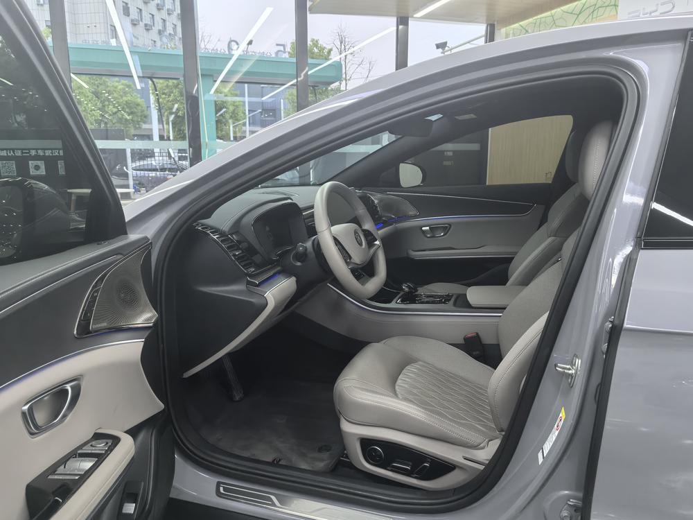 BYD Han 2024 car image #16