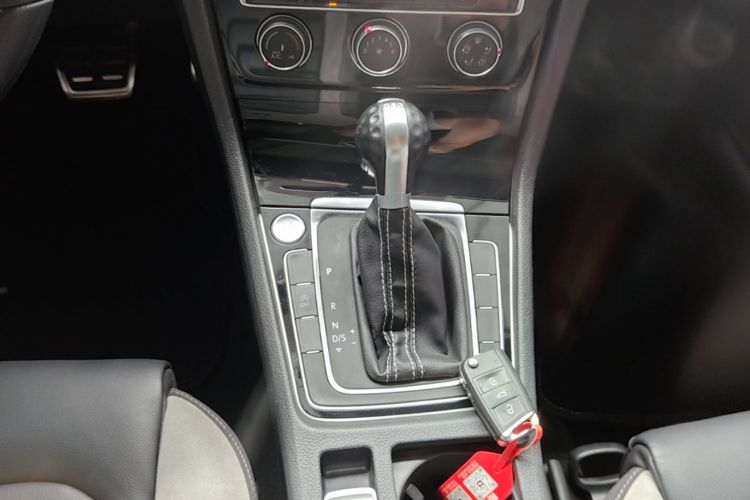 Volkswagen Golf 2019 #14 Volkswagen Golf 2019 car image #14