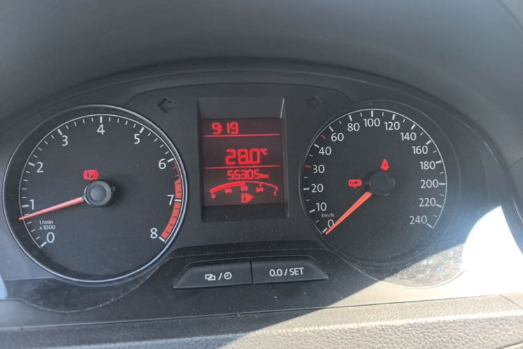 Volkswagen Santana 2016 car image #12