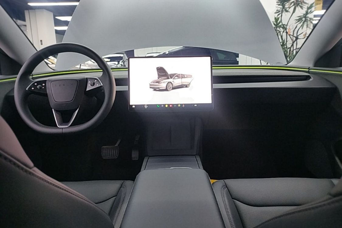 Tesla Model 3 2025 car image #15