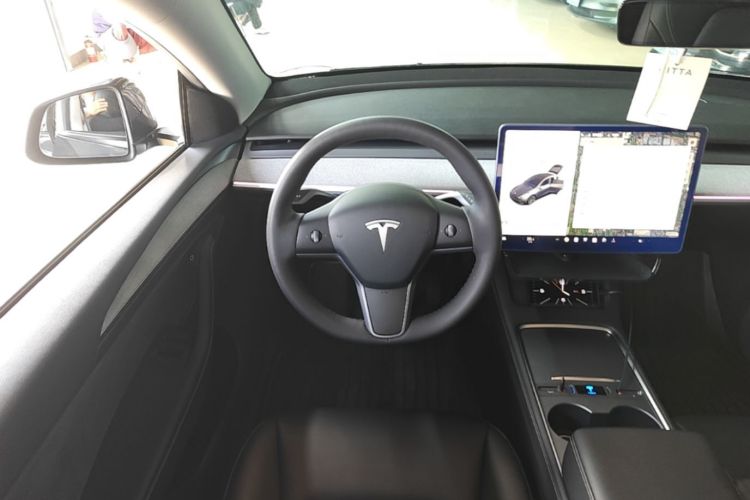 Tesla Model Y 2024 #11 Tesla Model Y 2024 car image #11