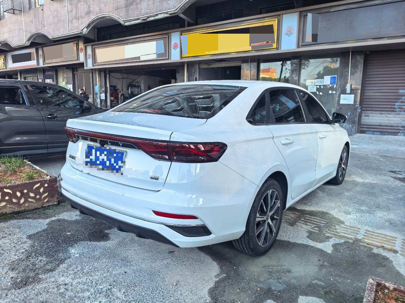 GEELY Emgrand 2022 car image #3