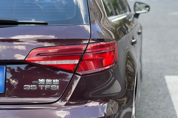 Audi A3 2019 car image #9
