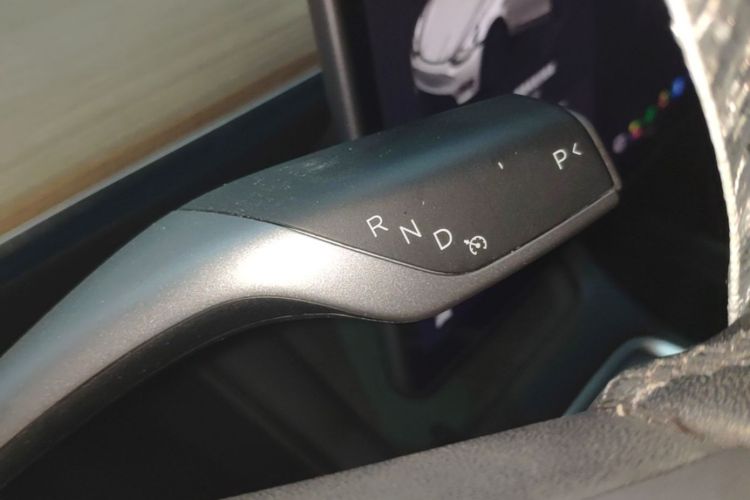 Tesla Model Y 2022 #14 Tesla Model Y 2022 car image #14