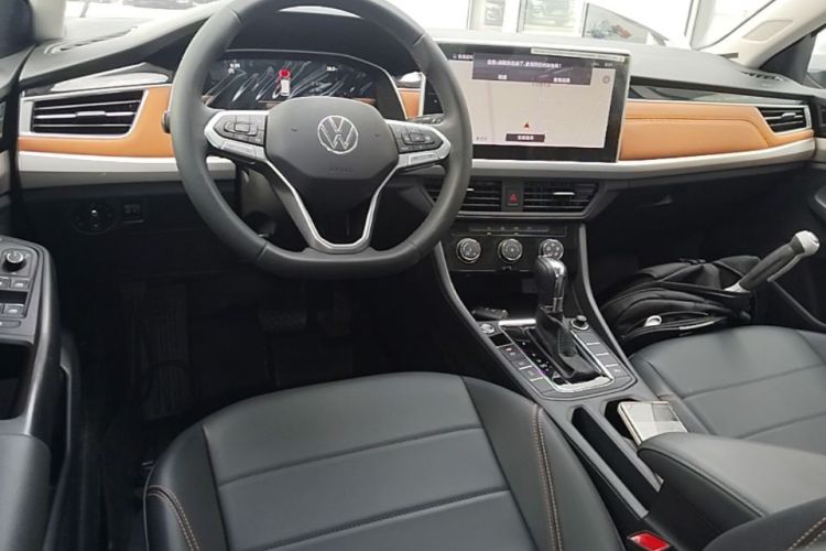 Volkswagen Bora 2022 car image #11